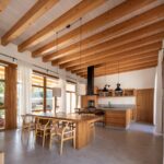La Madera y su Importancia en la Construcción y el Diseño de Interiores
